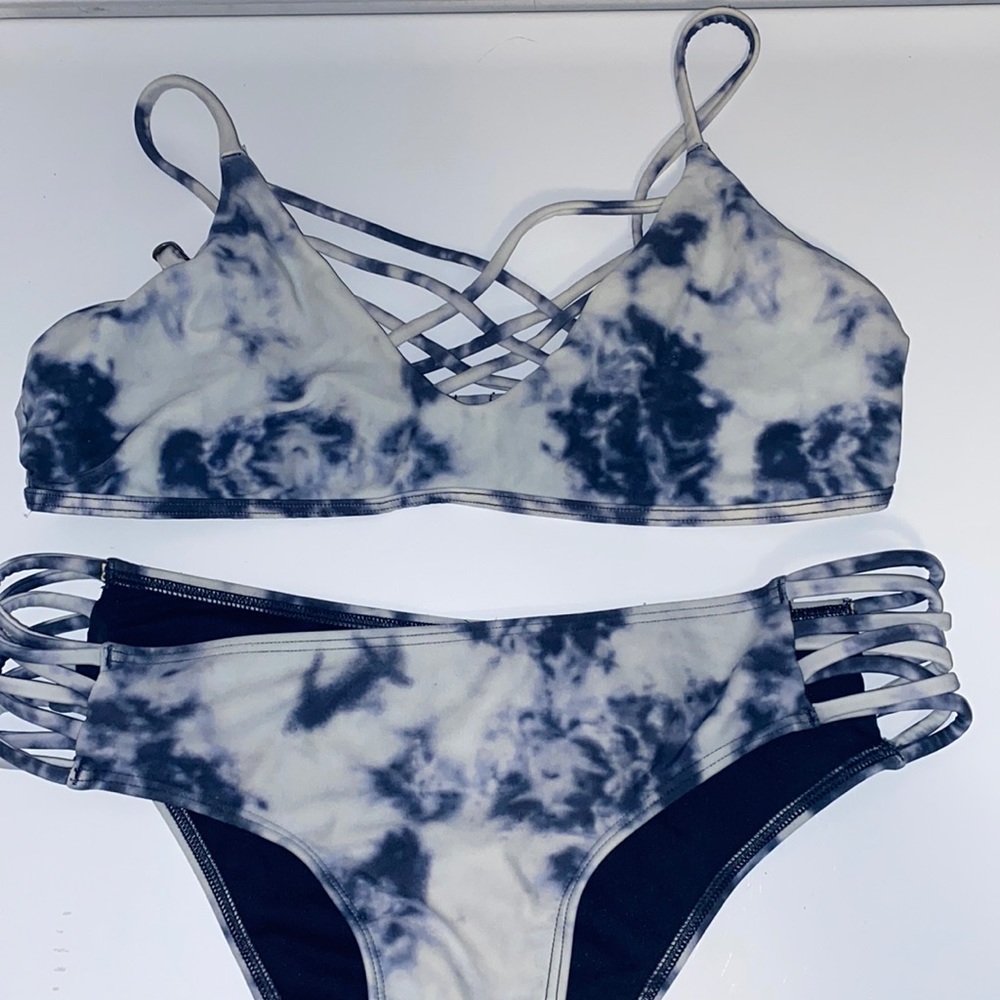 hollister bikini set!